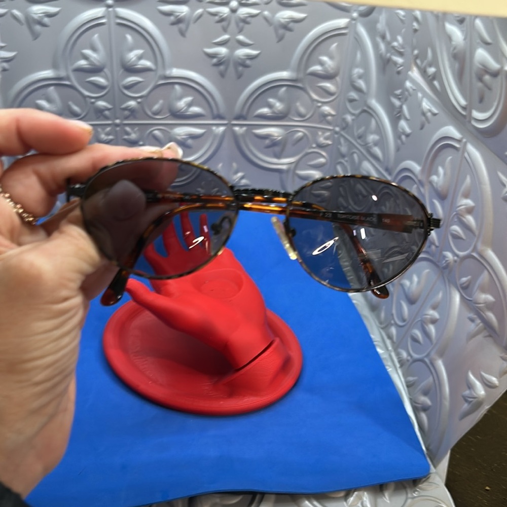 🔥 Fantastic Fendi Sunglasses lenses need to be replaced preowned‎ - Picture 6 of 6